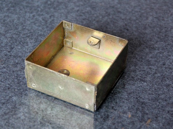 铁明盒